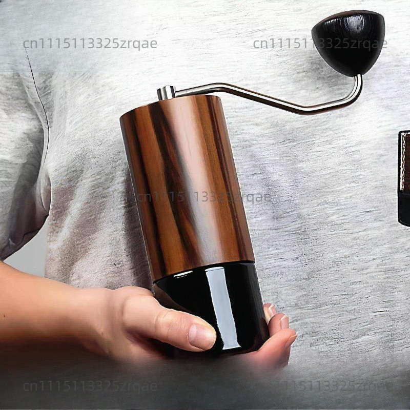 Ręczny młynek do kawy Commande – Burr Hand Grinder recenzja i cena