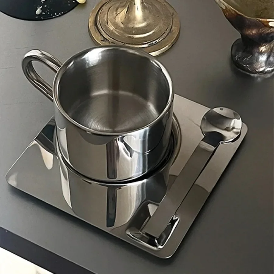 Minimalistyczny kubek skandyna – Espresso Cup Saucer recenzja i cena